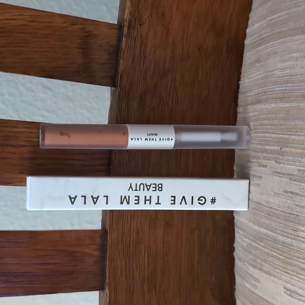 ✨SOLD OUT✨ BNIP Give Them Lala Beauty Double Ended Lip Duo In Birthday Suit
